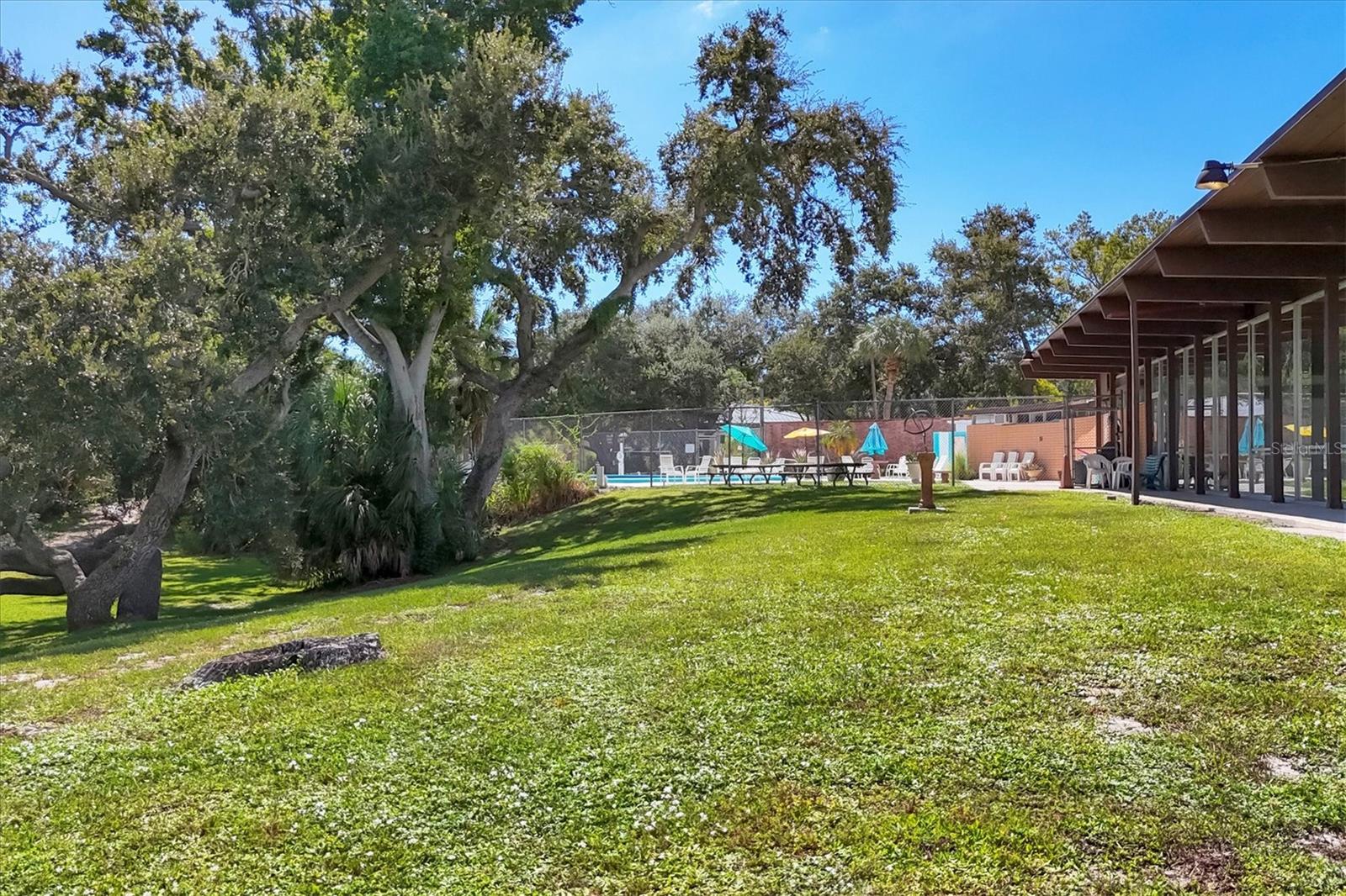 SOUTH GATE UNIT 25 - Residential