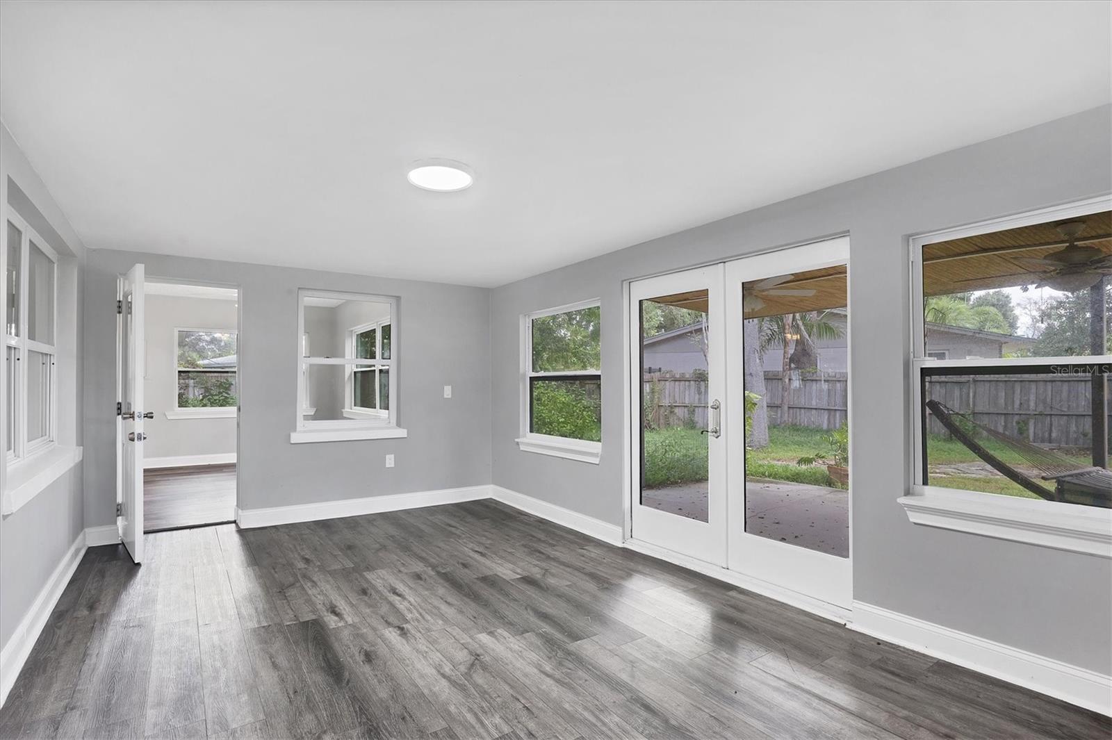 SOUTH GATE UNIT 25 - Residential