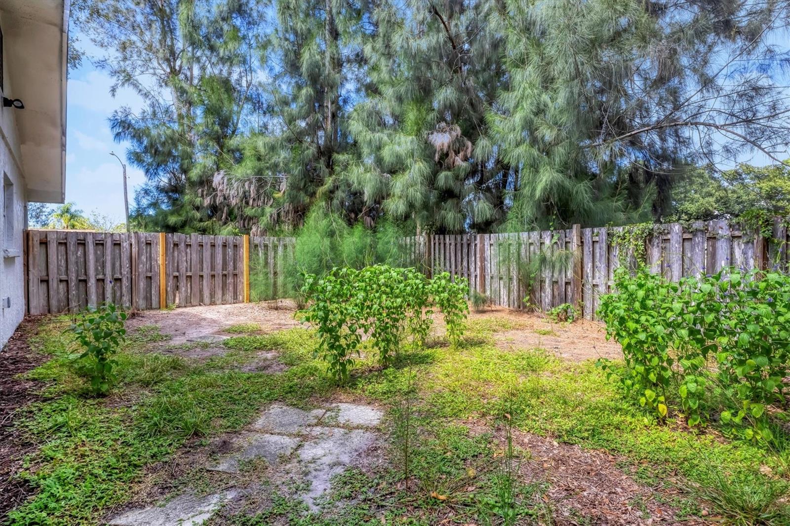 SOUTH GATE UNIT 25 - Residential