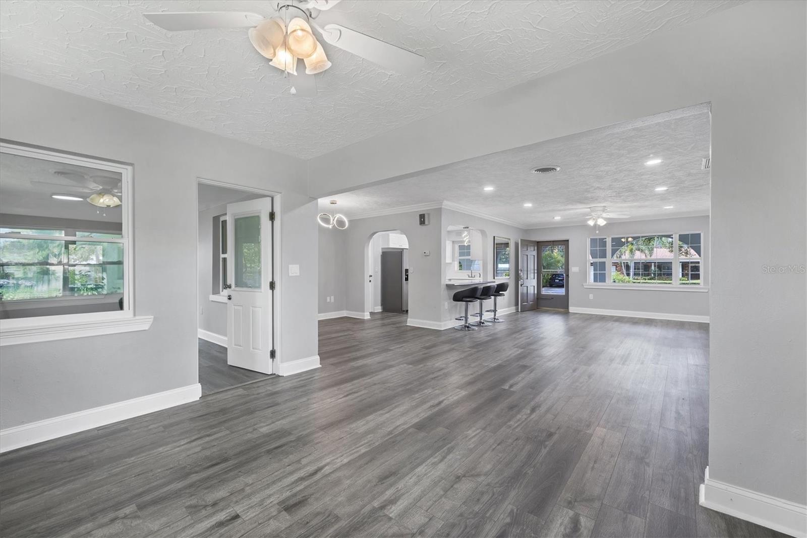 SOUTH GATE UNIT 25 - Residential