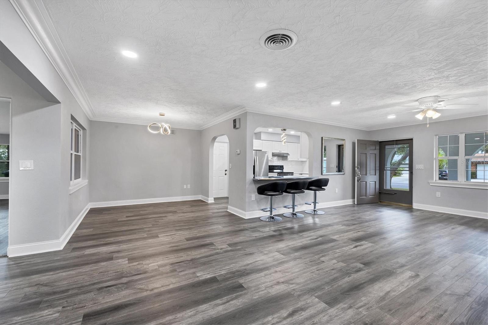 SOUTH GATE UNIT 25 - Residential