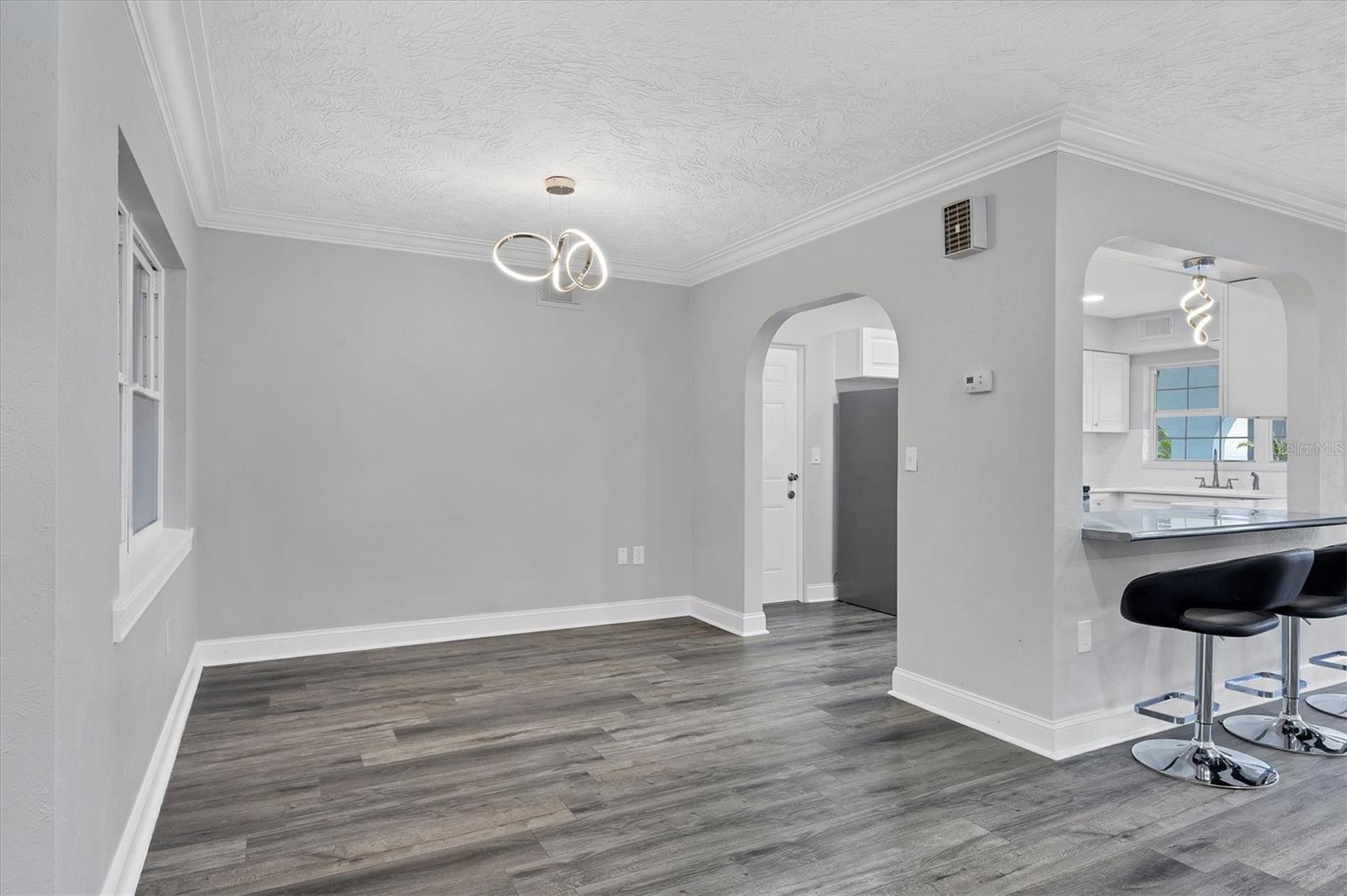 SOUTH GATE UNIT 25 - Residential