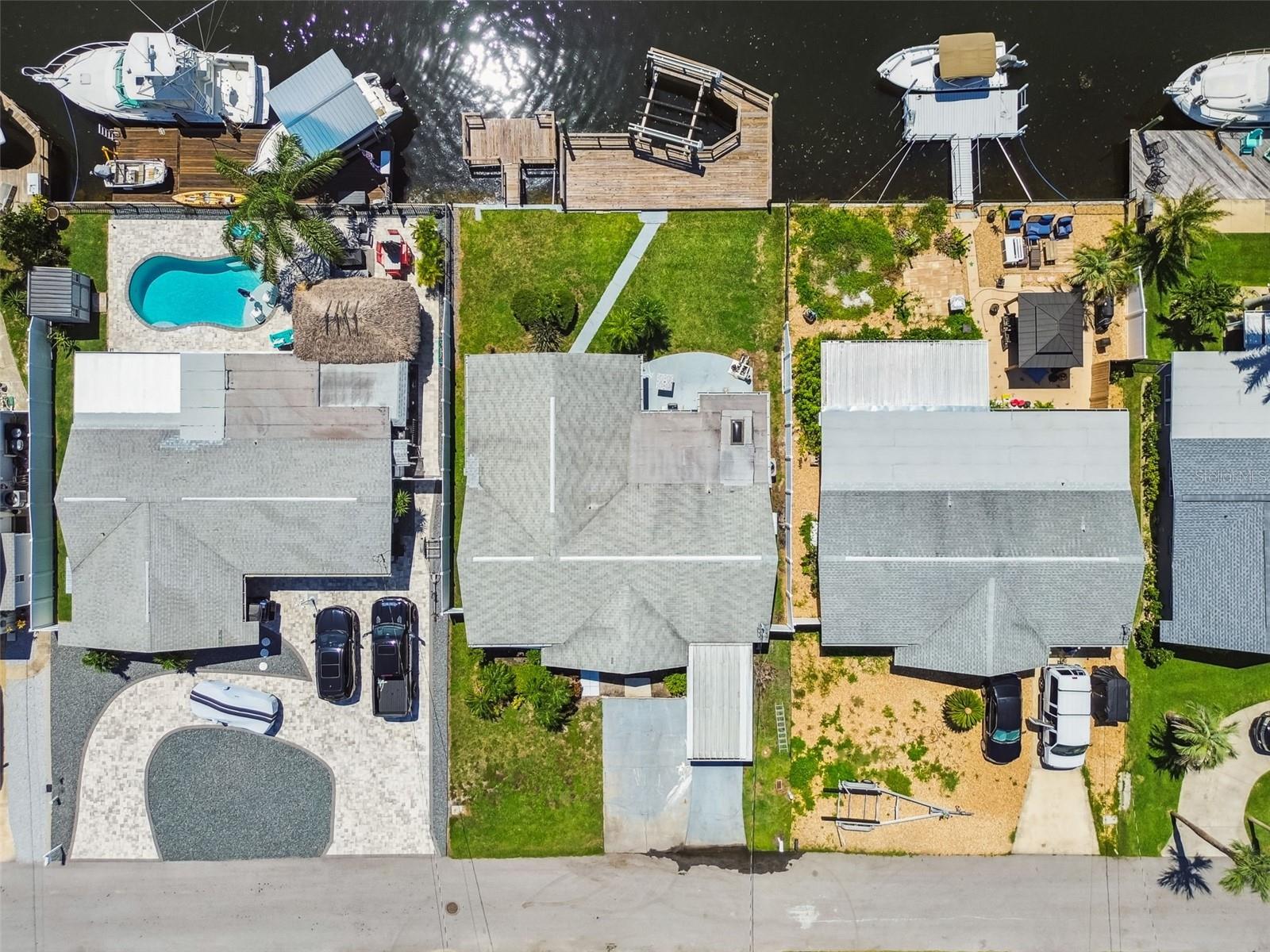 This Hudson waterfront property, while impacted by recent flooding, offers an exciting opportunity for buyers eager to create their dream home with stunning canal and Gulf views. Imagine putting your own finishing touches on the interior, knowing you're investing in a property with direct access to the open Gulf of Mexico.
Key features
Canal Frontage: Enjoy the convenience of a saltwater canal right in your backyard, perfect for boaters and those who love the "salt life".
Open Gulf Access: Experience effortless adventures on the open Gulf from your private dock.
Close Proximity to Hudson Beach: Spend your days relaxing on the beautiful sands of Hudson Beach, just a short distance away.
Near Schools and Shops: Benefit from the convenience of nearby schools and a variety of shops for all your daily needs.
