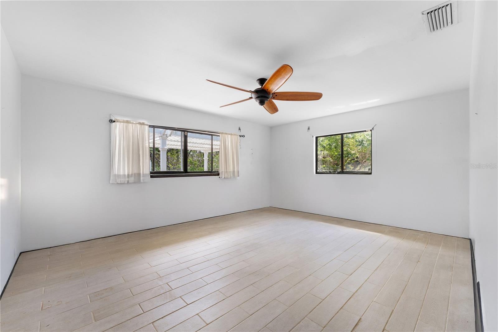 LONGBOAT KEY - Residential