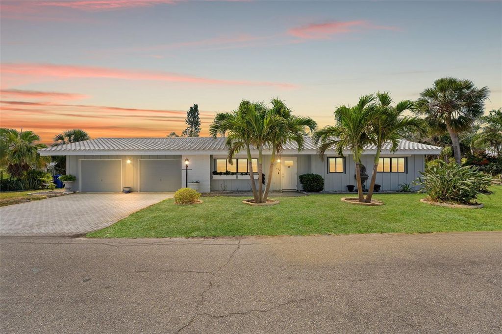 Photo of 636 Tarawitt Drive, Longboat Key, FL 34228 (MLS # TB8368182)
