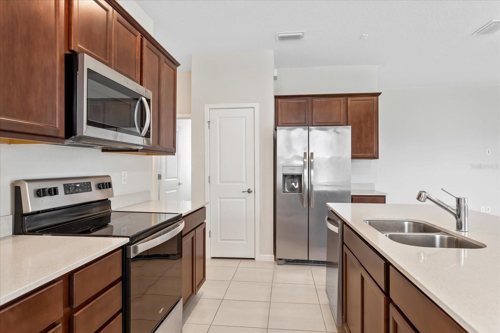 2365 PALM PARK LOOP