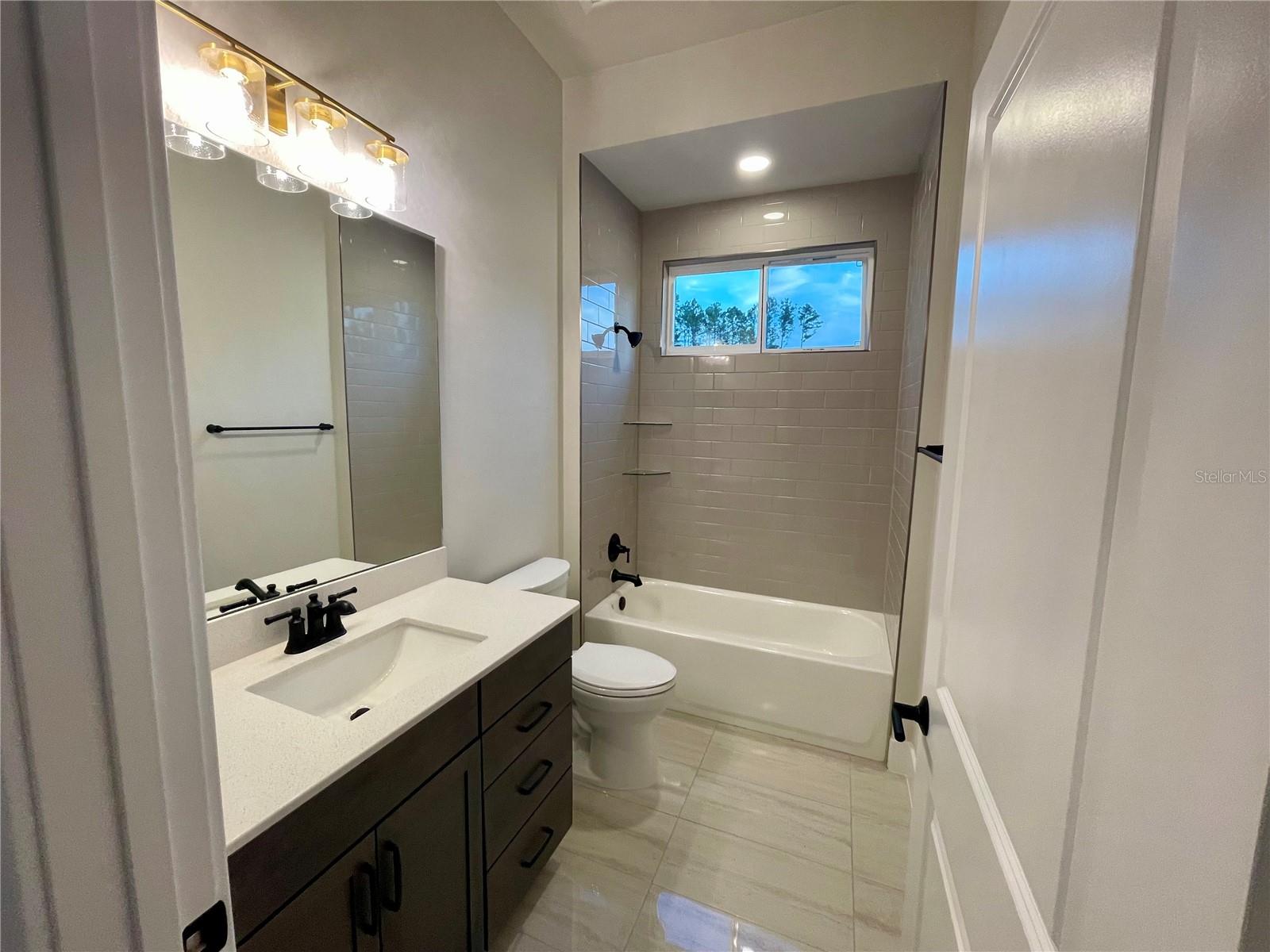 LAUREATE VILLAGE PH 1 UNIT 2 PB 37 PG 86 - Residential