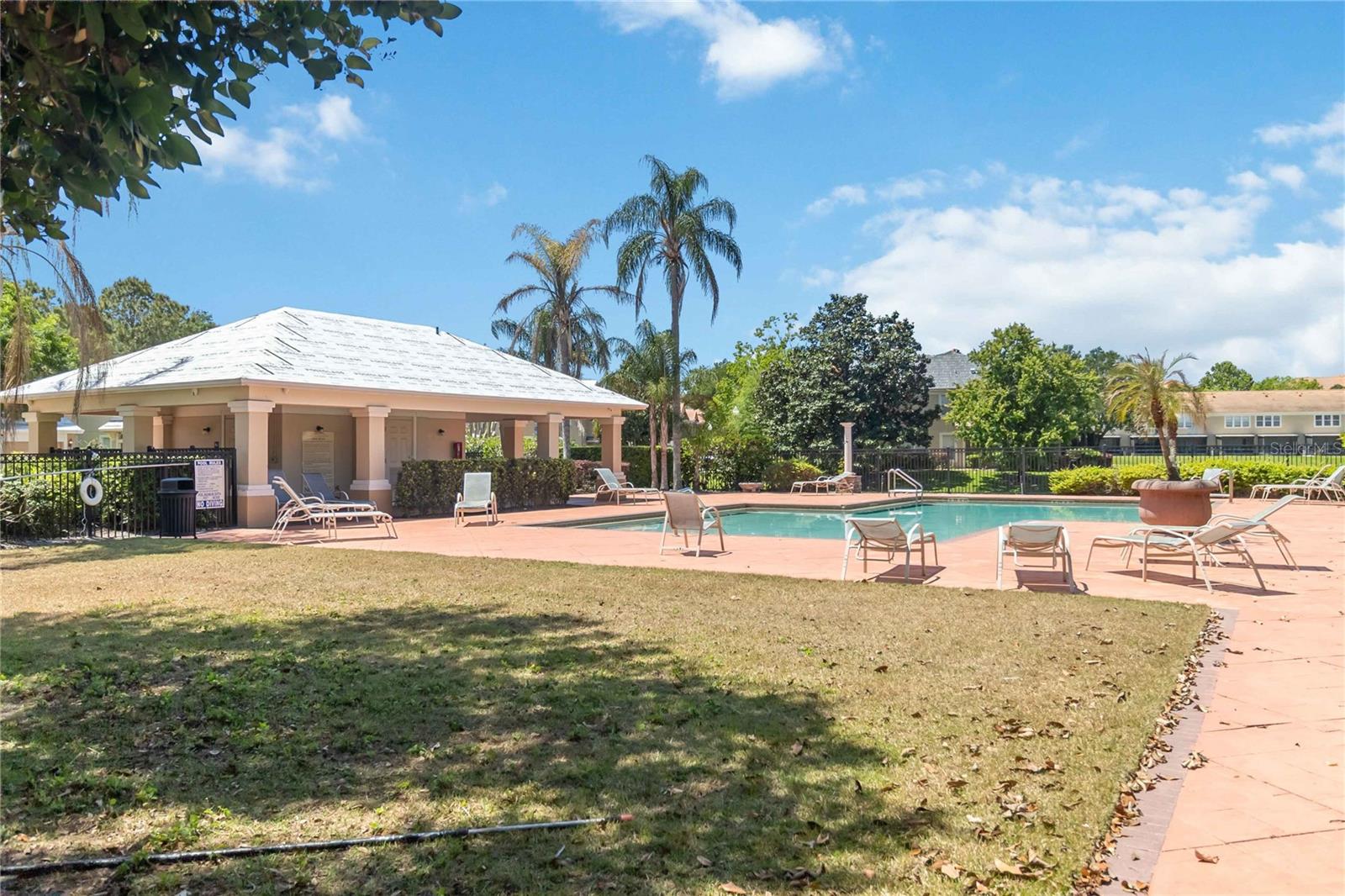 STONEBRIDGE LAKES CONDO PH 17 - Residential