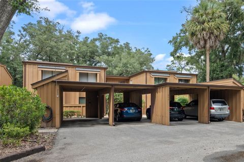 A home in LONGWOOD