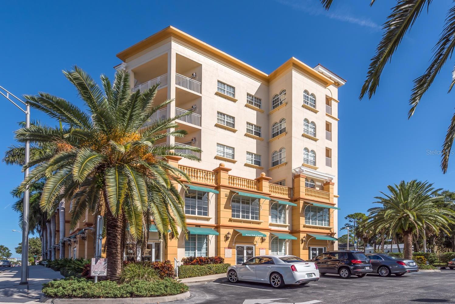 1188 N TAMIAMI TRAIL 401