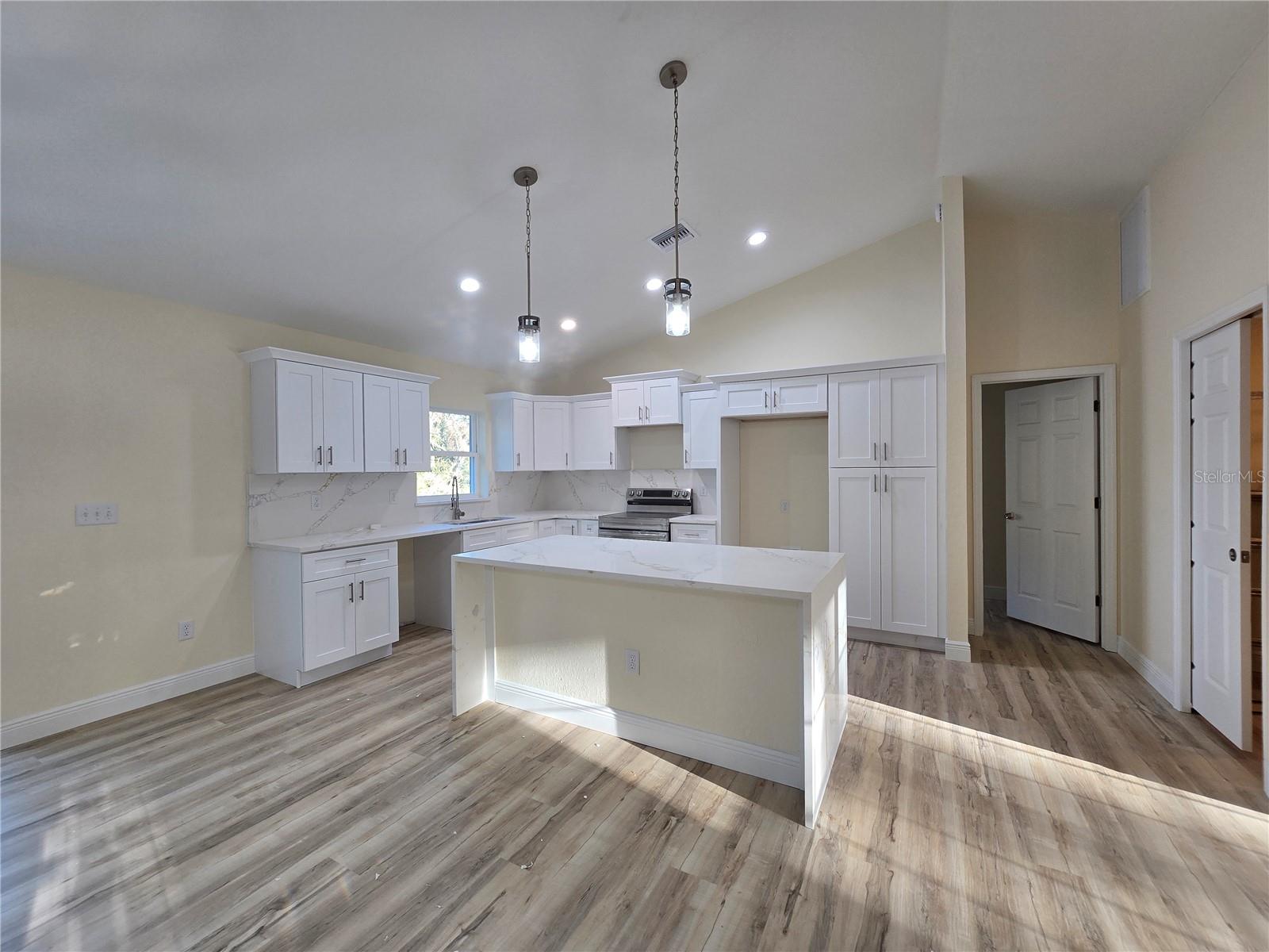 SILVER SPGS SHORES UN #51 - Residential