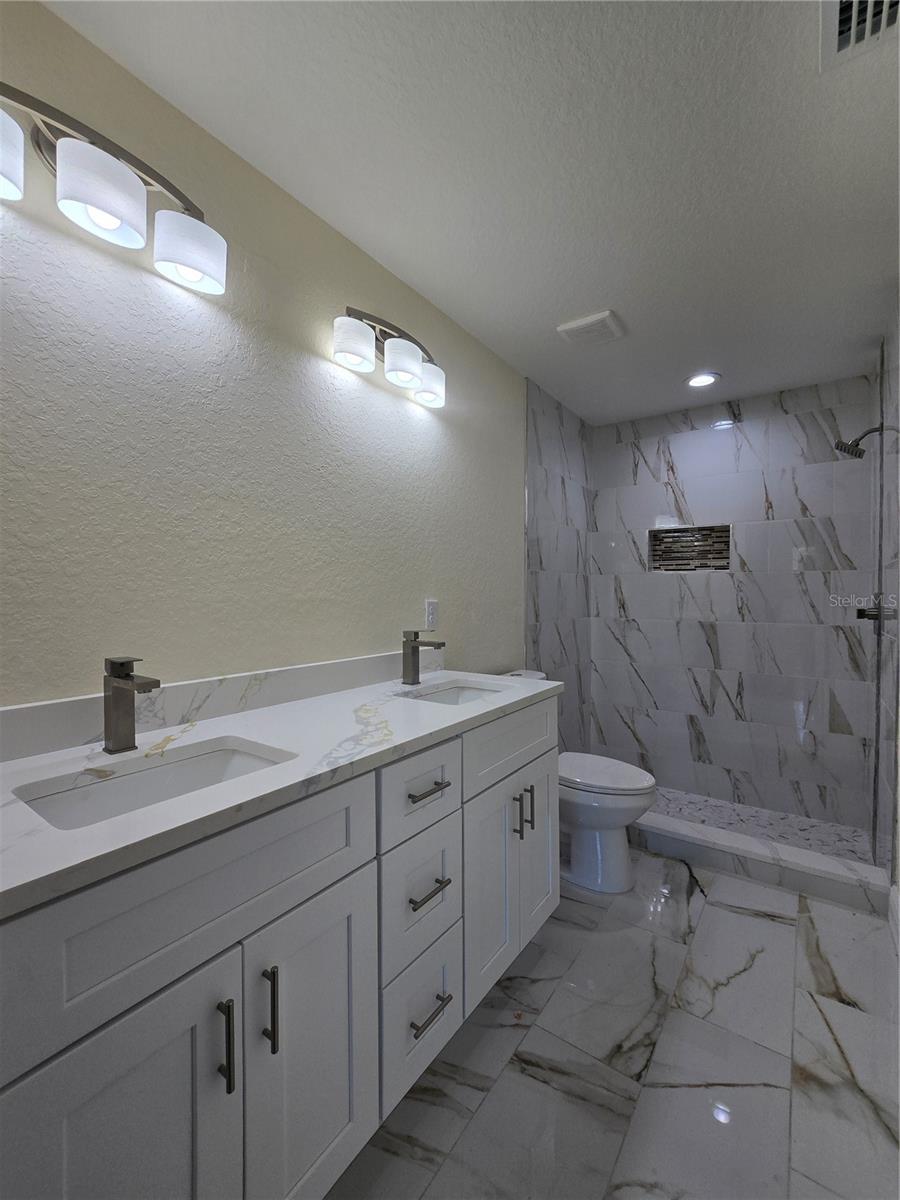 SILVER SPGS SHORES UN #51 - Residential