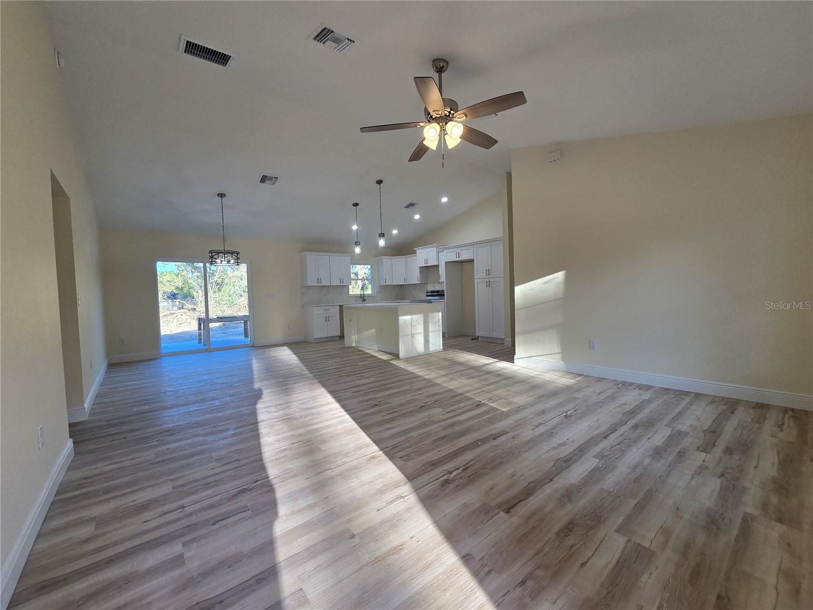 SILVER SPGS SHORES UN #51 - Residential