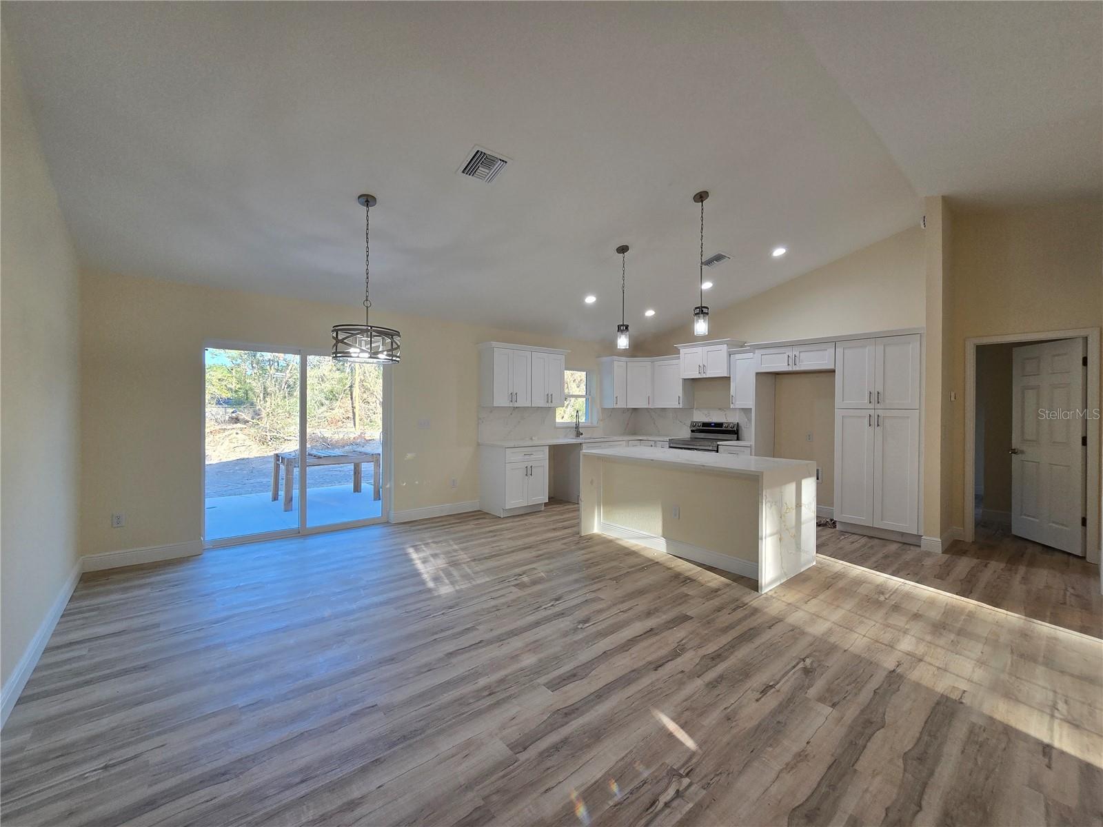 SILVER SPGS SHORES UN #51 - Residential