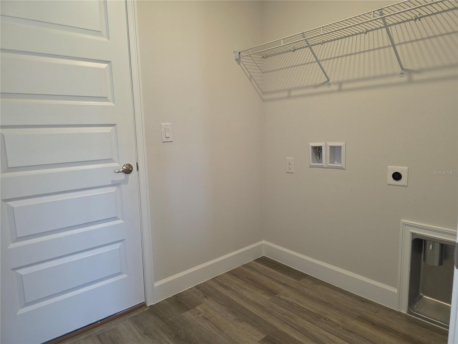 PRESERVE/LAUREL LAKE - Residential