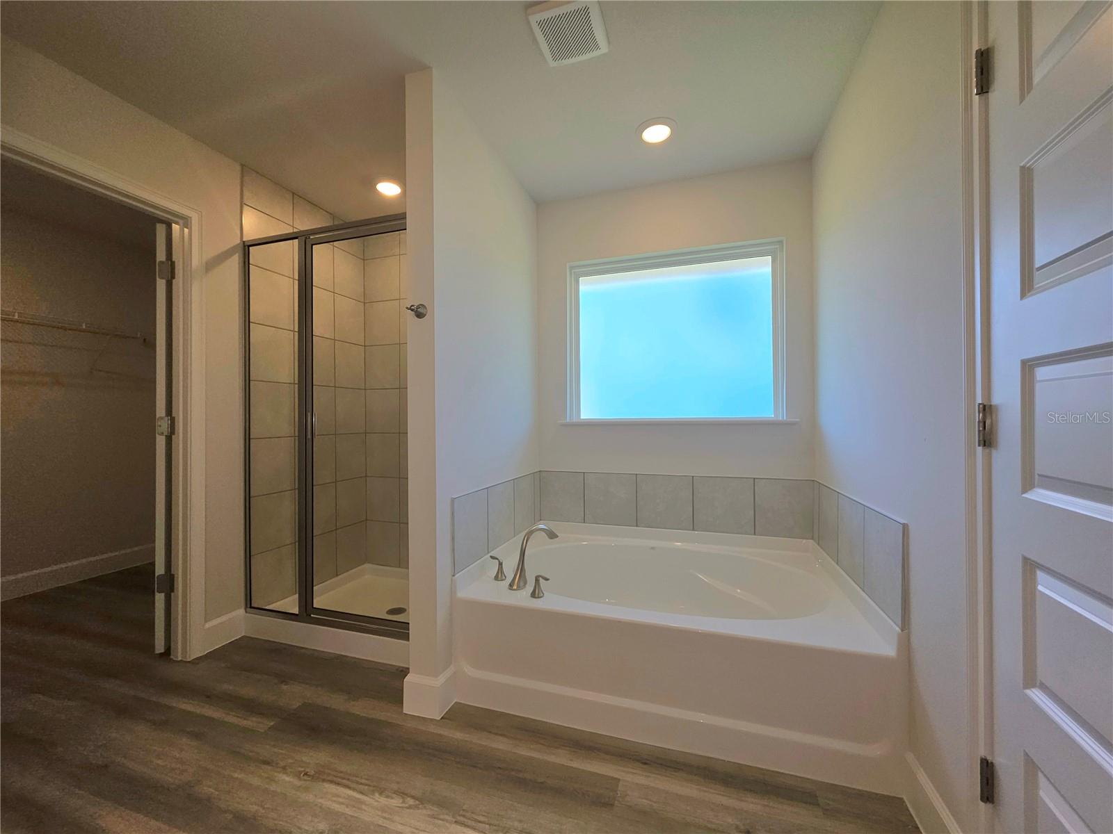 PRESERVE/LAUREL LAKE - Residential