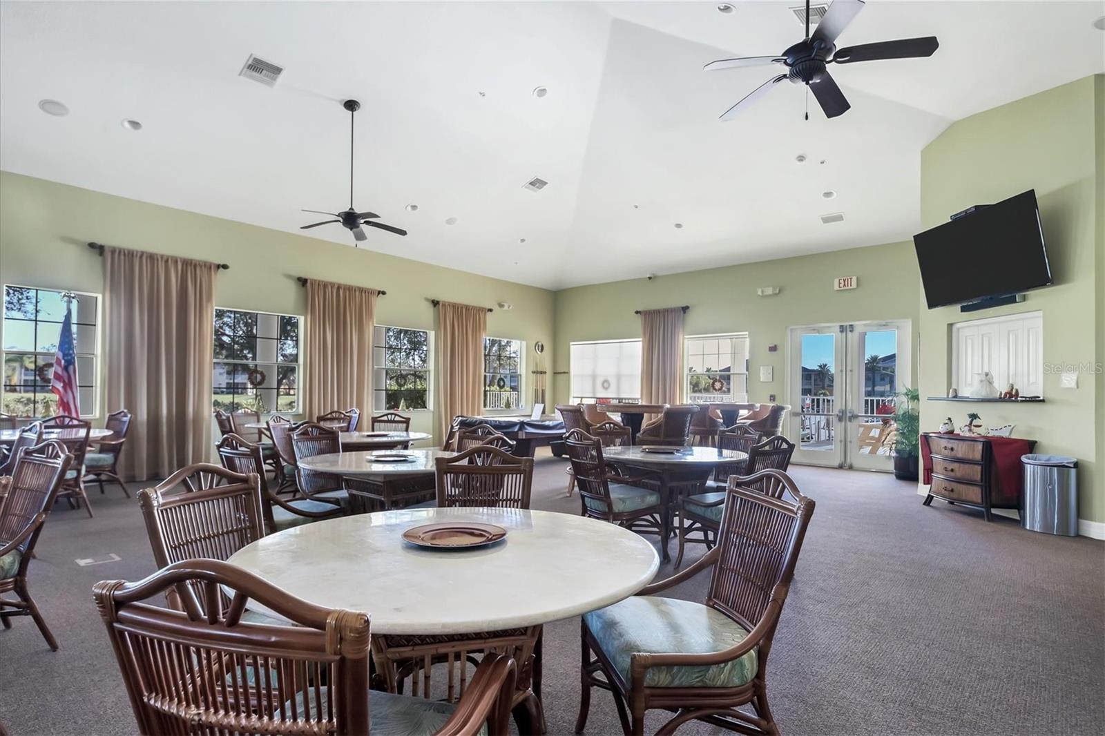 LAKE VIEW CONDO/HERITAGE LAKE PARK - Residential