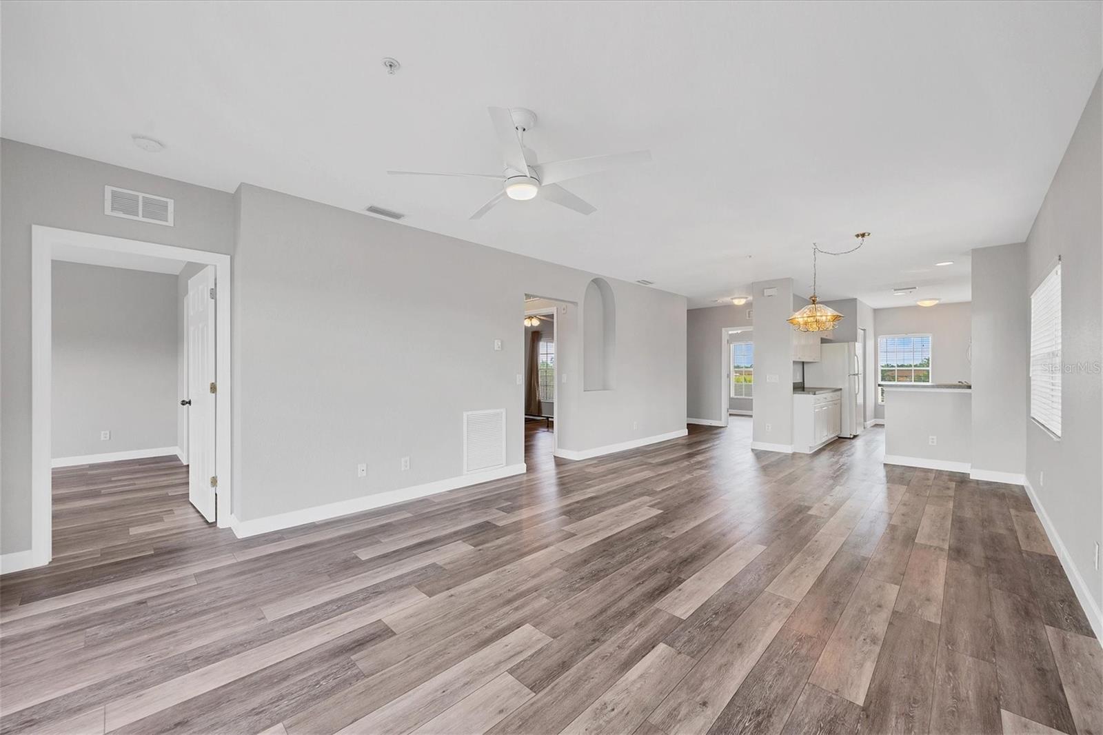LAKE VIEW CONDO/HERITAGE LAKE PARK - Residential