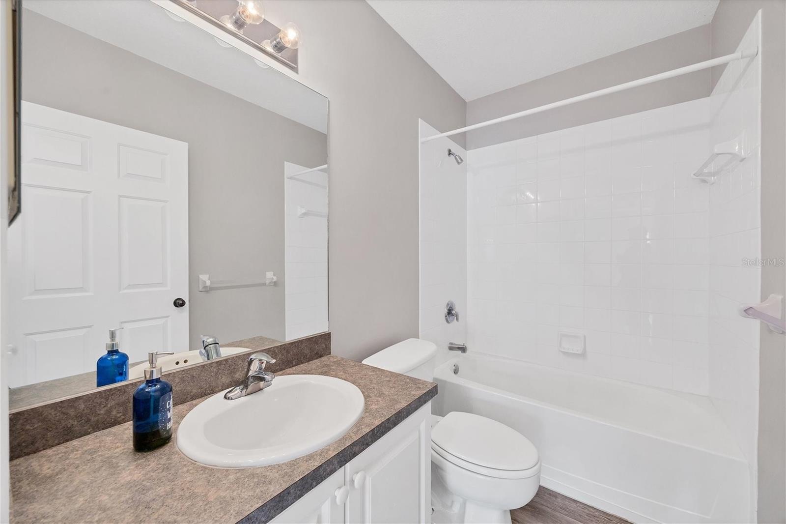 LAKE VIEW CONDO/HERITAGE LAKE PARK - Residential