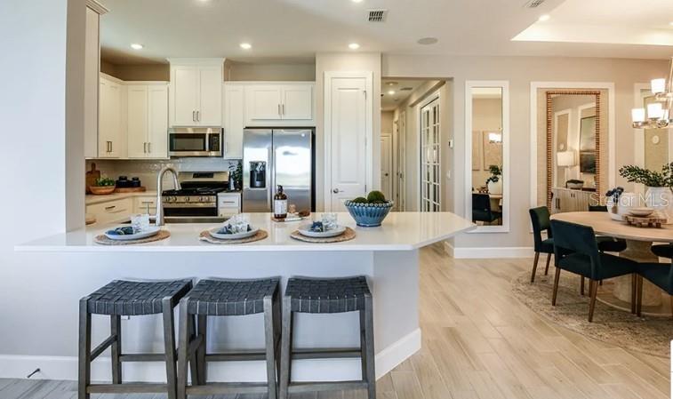 7483 MOONBEAM AVENUE