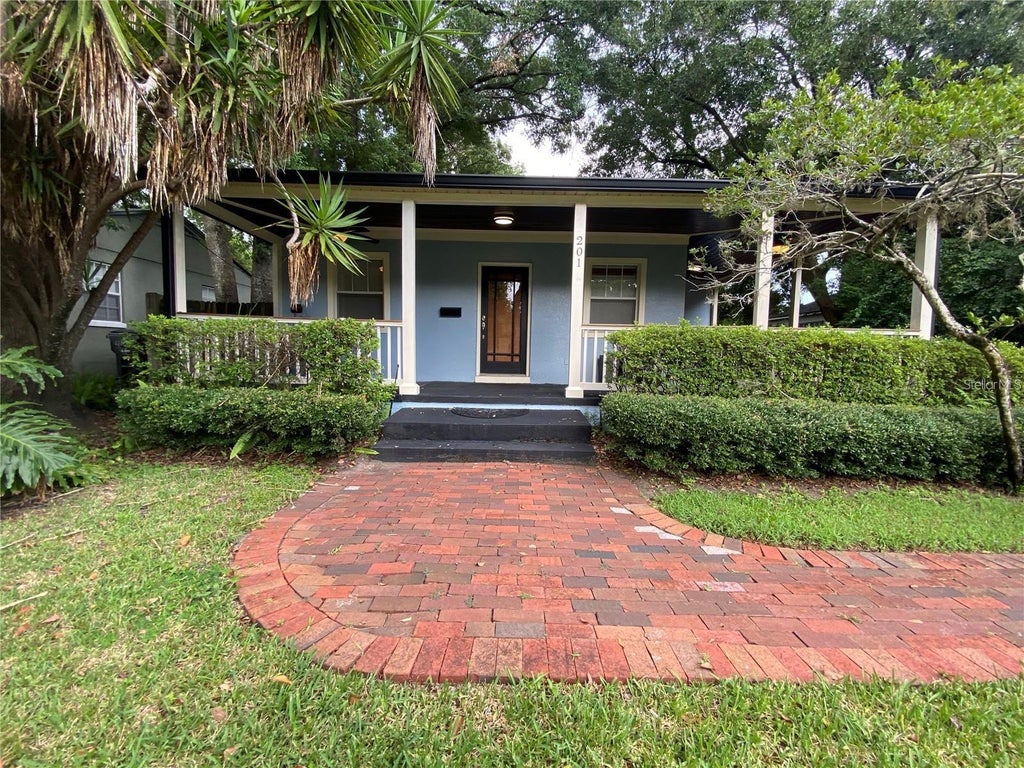 Photo of 201 N Glenwood Avenue, Orlando, FL 32803 (MLS # O6428389)