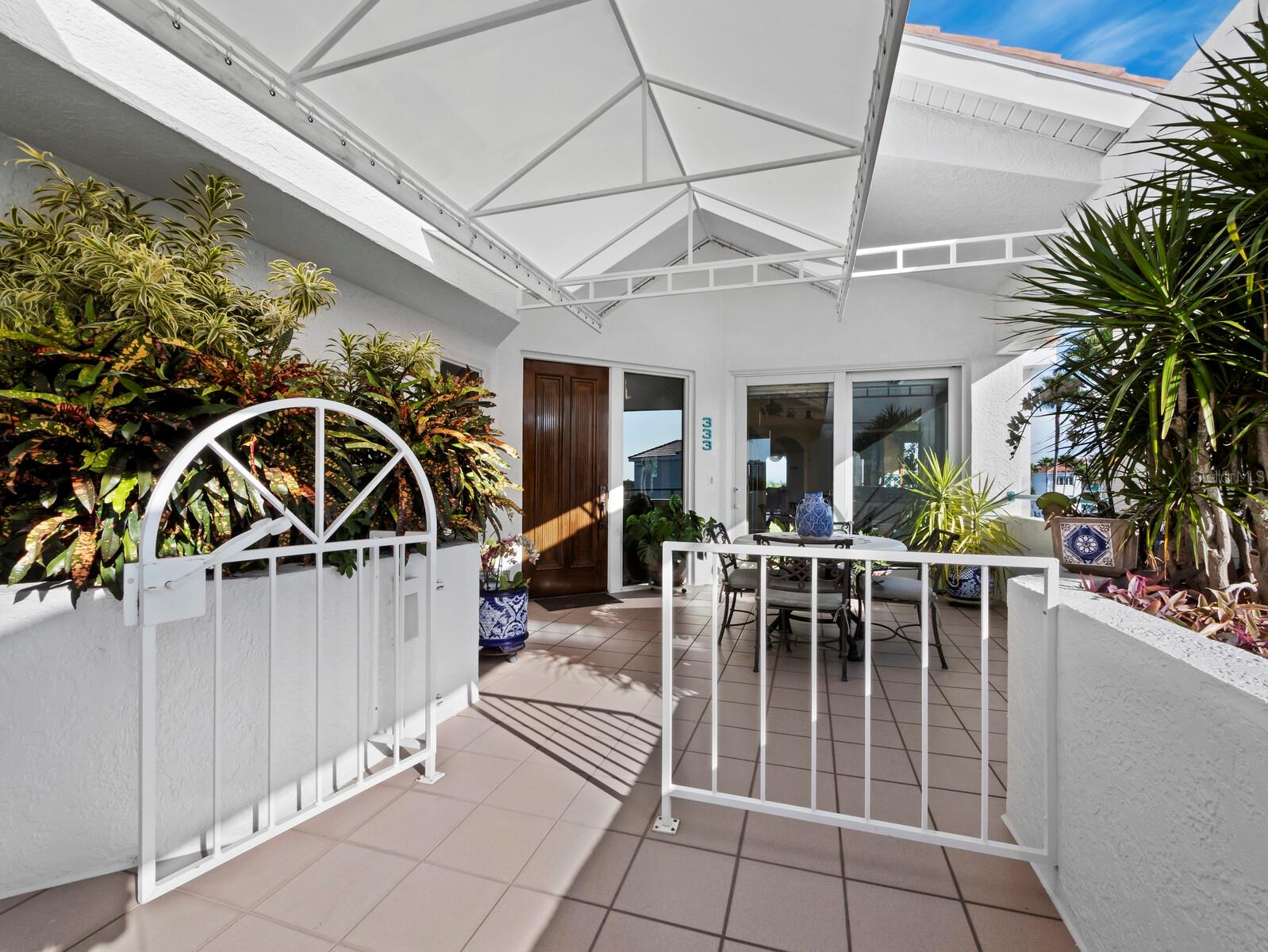 TANGERINE BAY CLUB - Residential