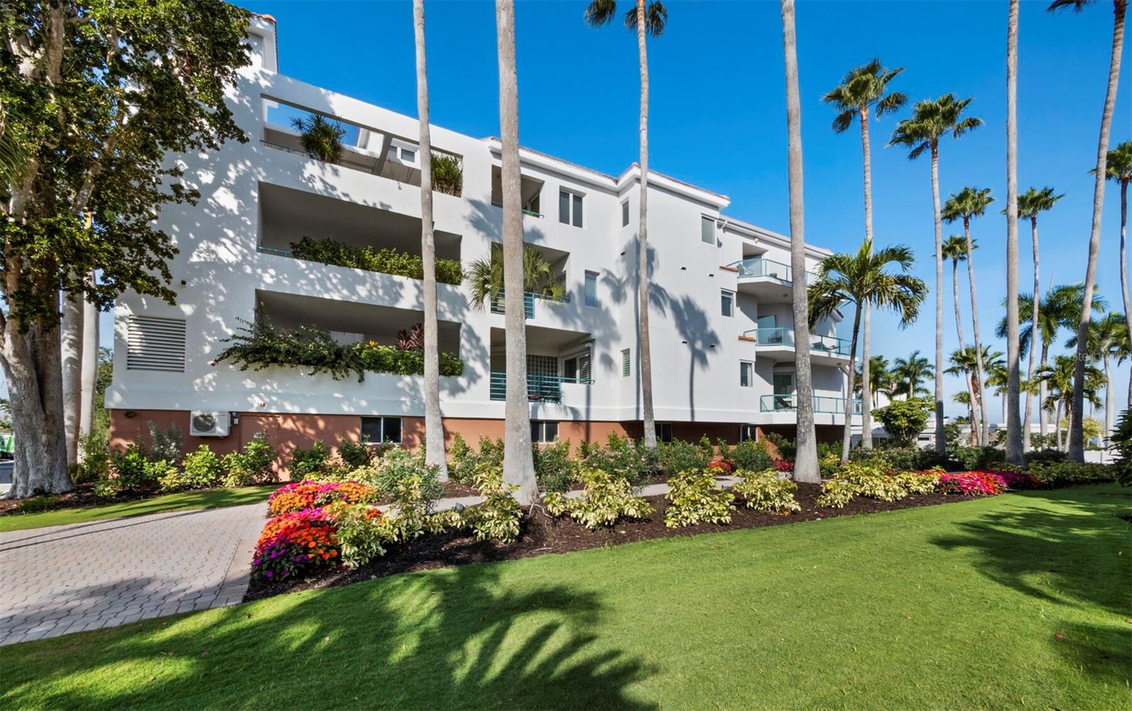 TANGERINE BAY CLUB - Residential