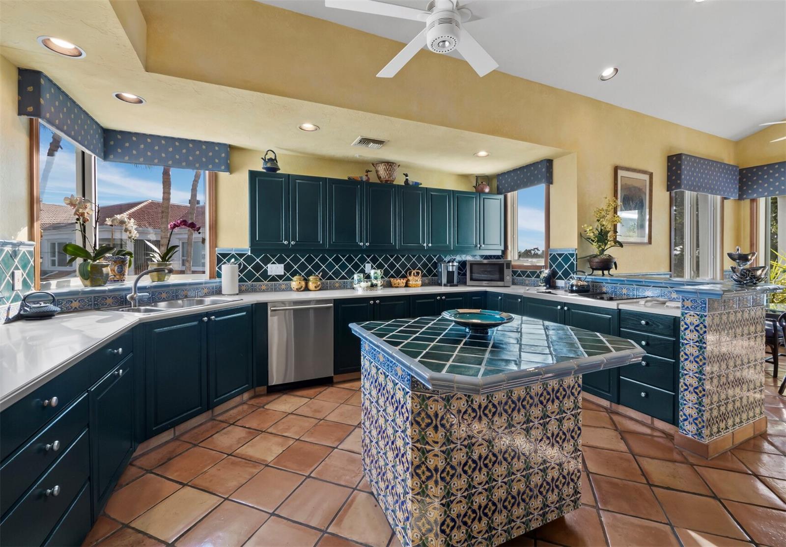 TANGERINE BAY CLUB - Residential