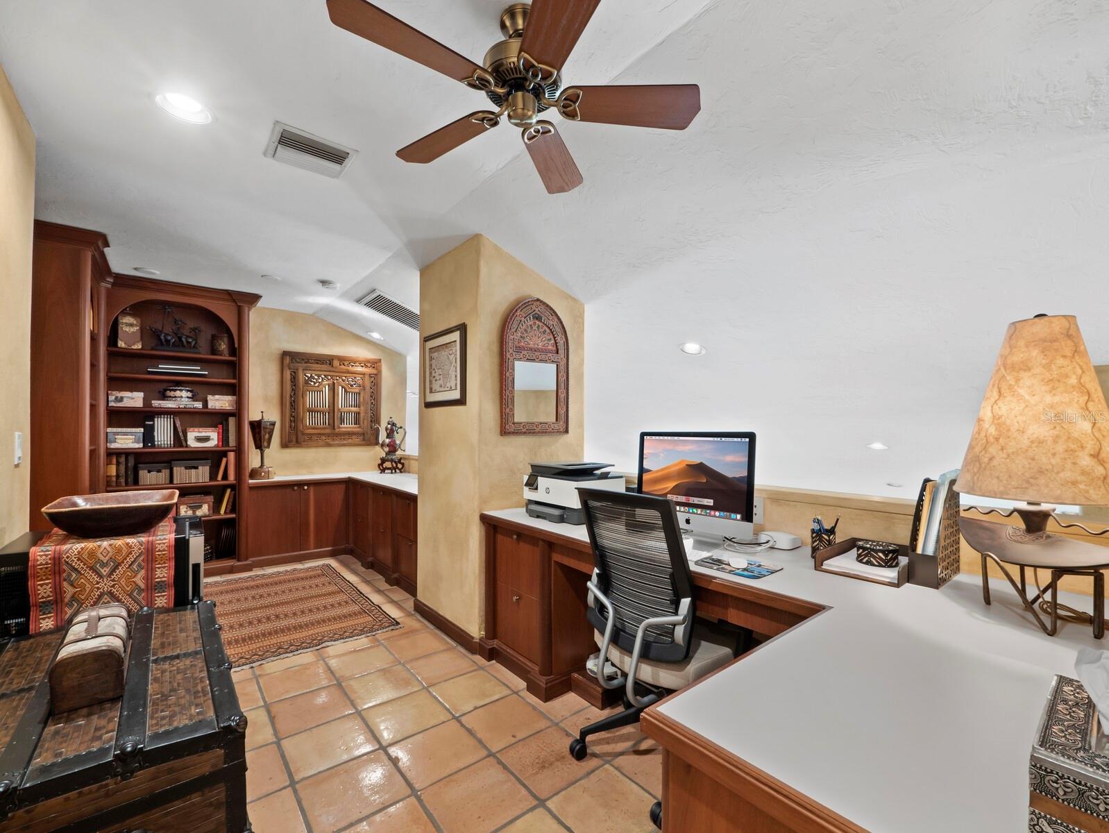 TANGERINE BAY CLUB - Residential