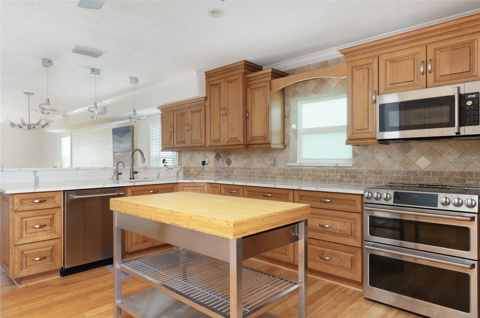 CAPRI SUNSET CONDO - Residential