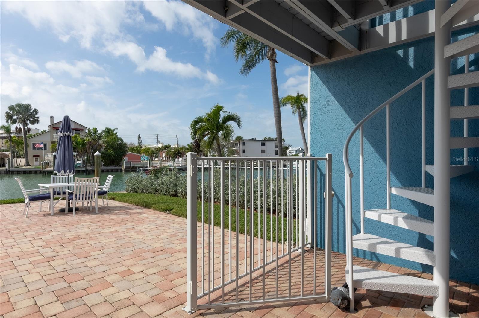 CAPRI SUNSET CONDO - Residential