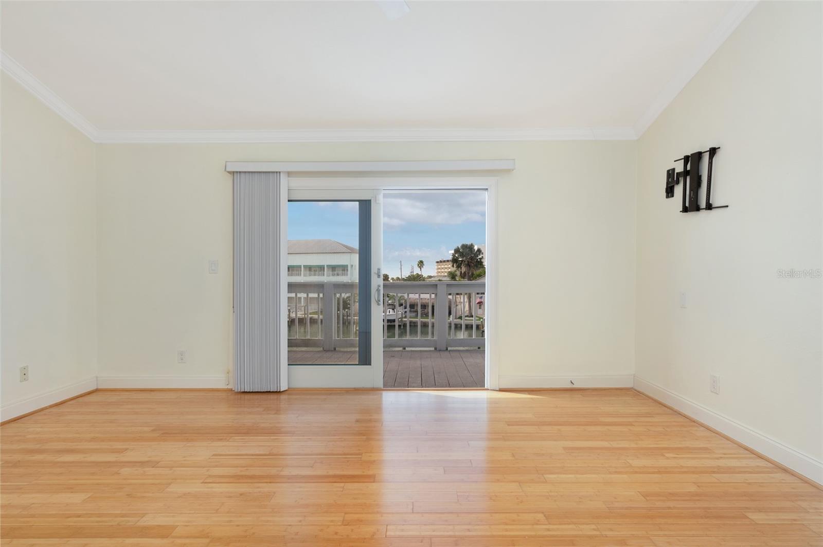 CAPRI SUNSET CONDO - Residential