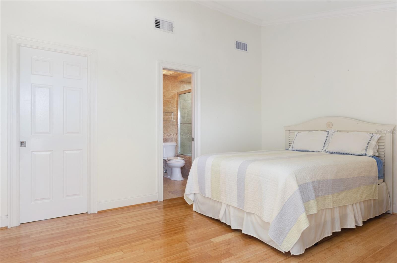 CAPRI SUNSET CONDO - Residential