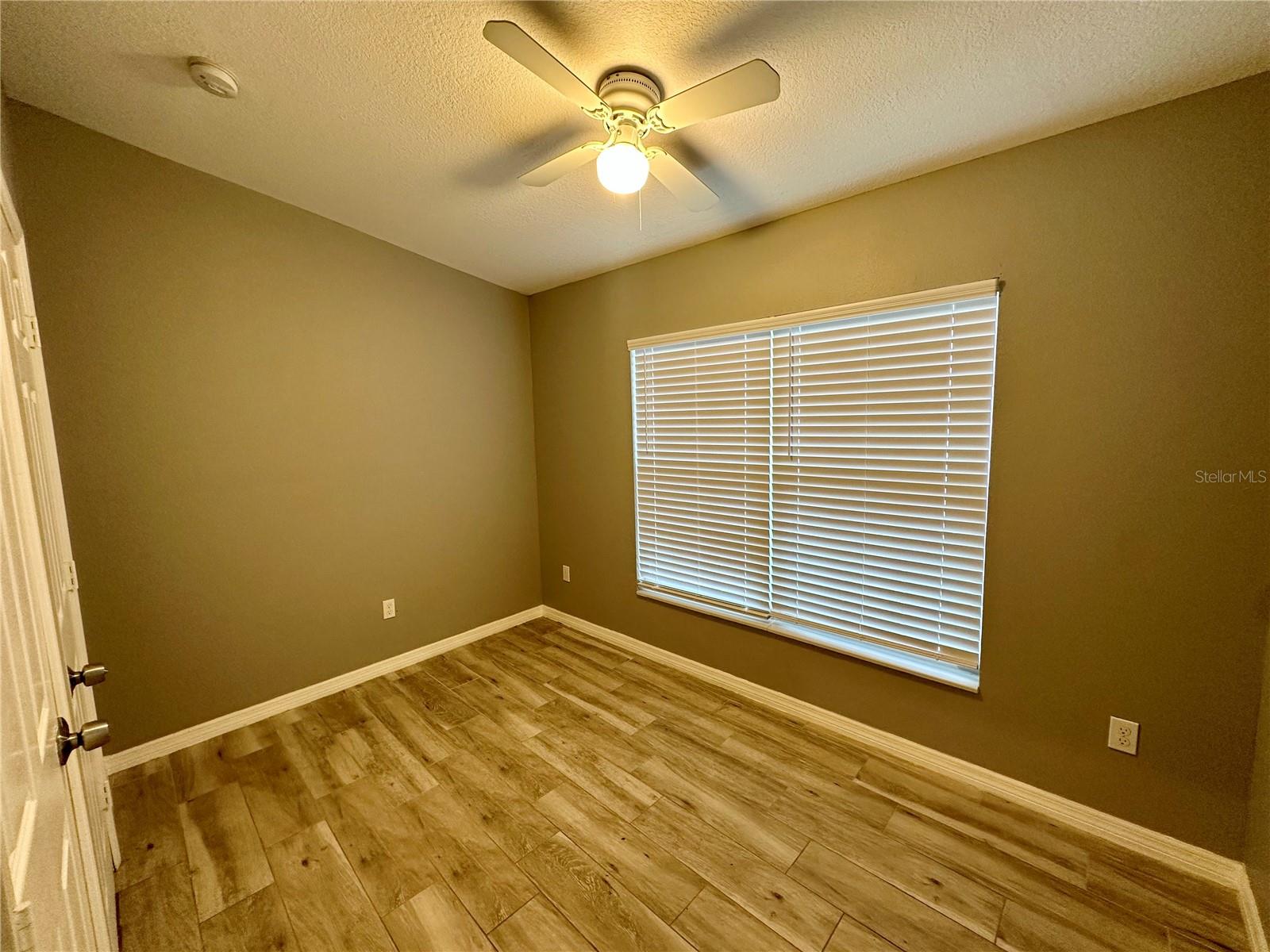 ORLANDO FARM & TRUCK CO - Residential Lease