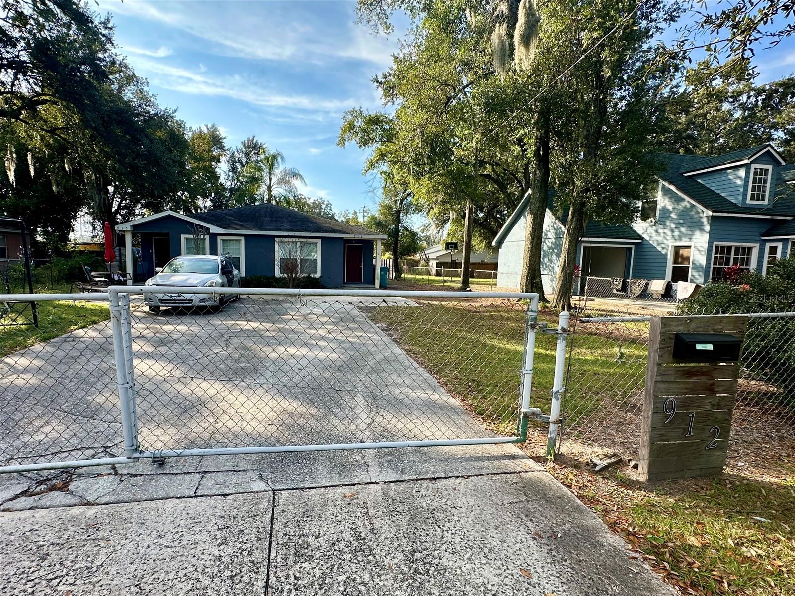 ORLANDO FARM & TRUCK CO - Residential Lease