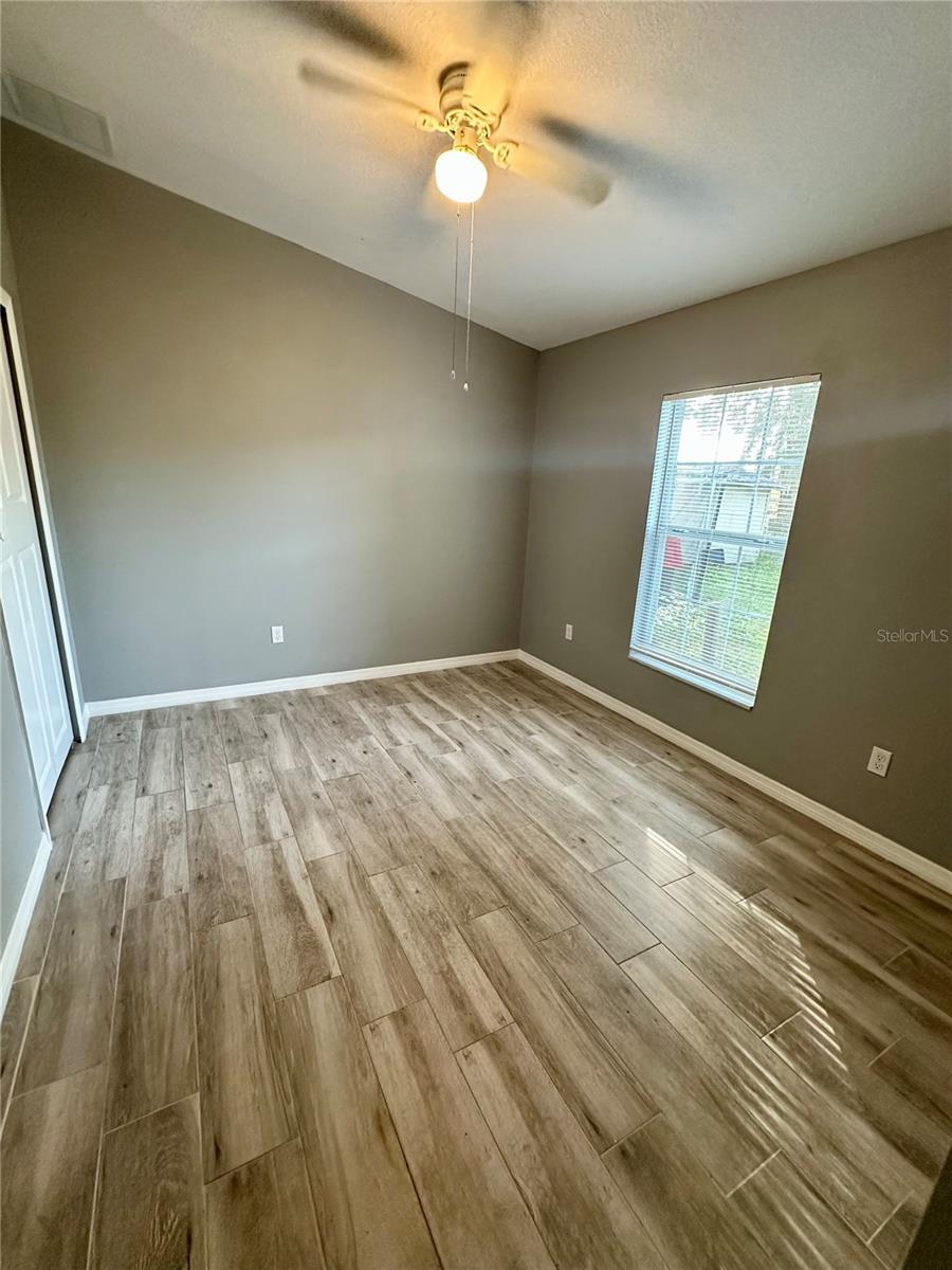 ORLANDO FARM & TRUCK CO - Residential Lease