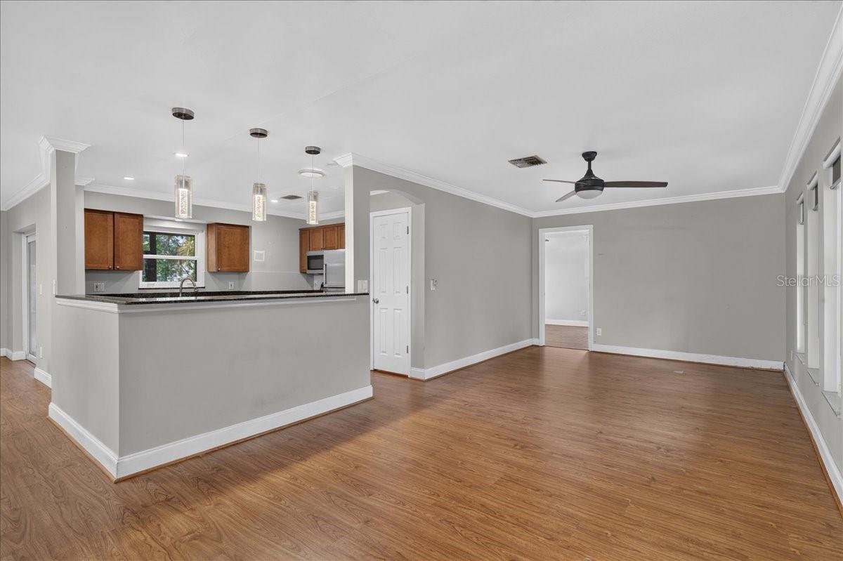 1221 E LIME STREET