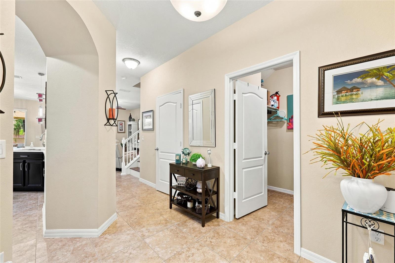 1432 SCARLET OAK LOOP