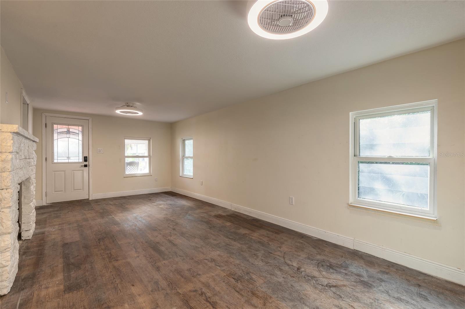 LINCOLN PARK IN GRANT LT 08 01/2 ORMOND - Residential