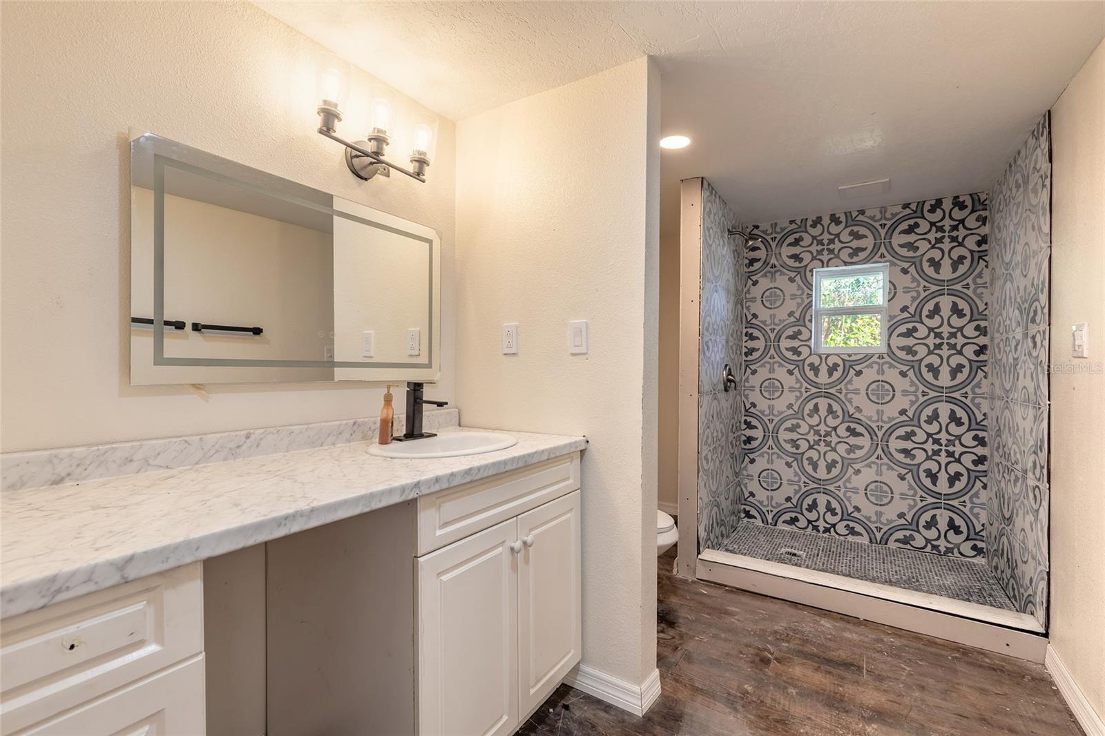 LINCOLN PARK IN GRANT LT 08 01/2 ORMOND - Residential