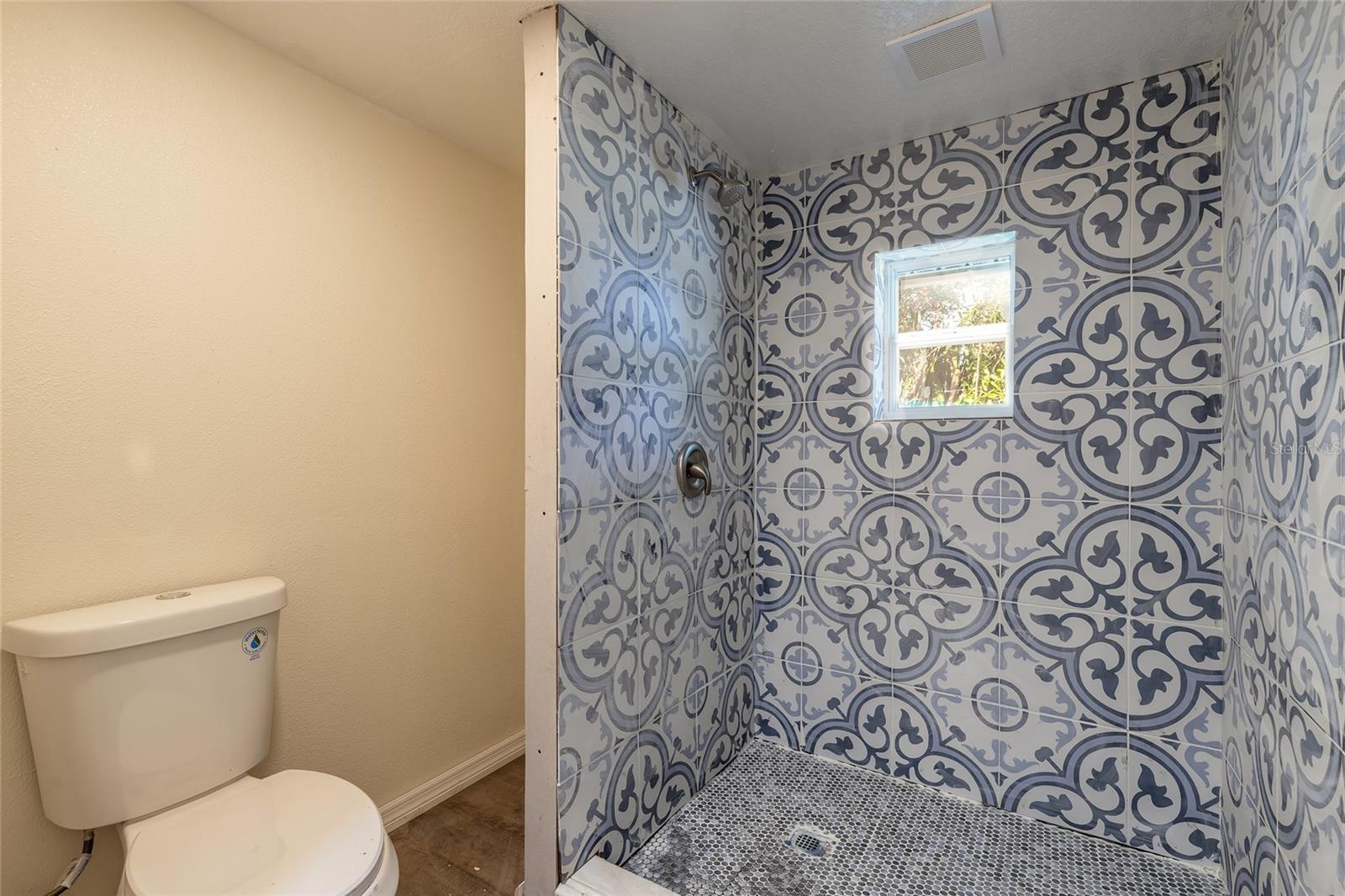 LINCOLN PARK IN GRANT LT 08 01/2 ORMOND - Residential