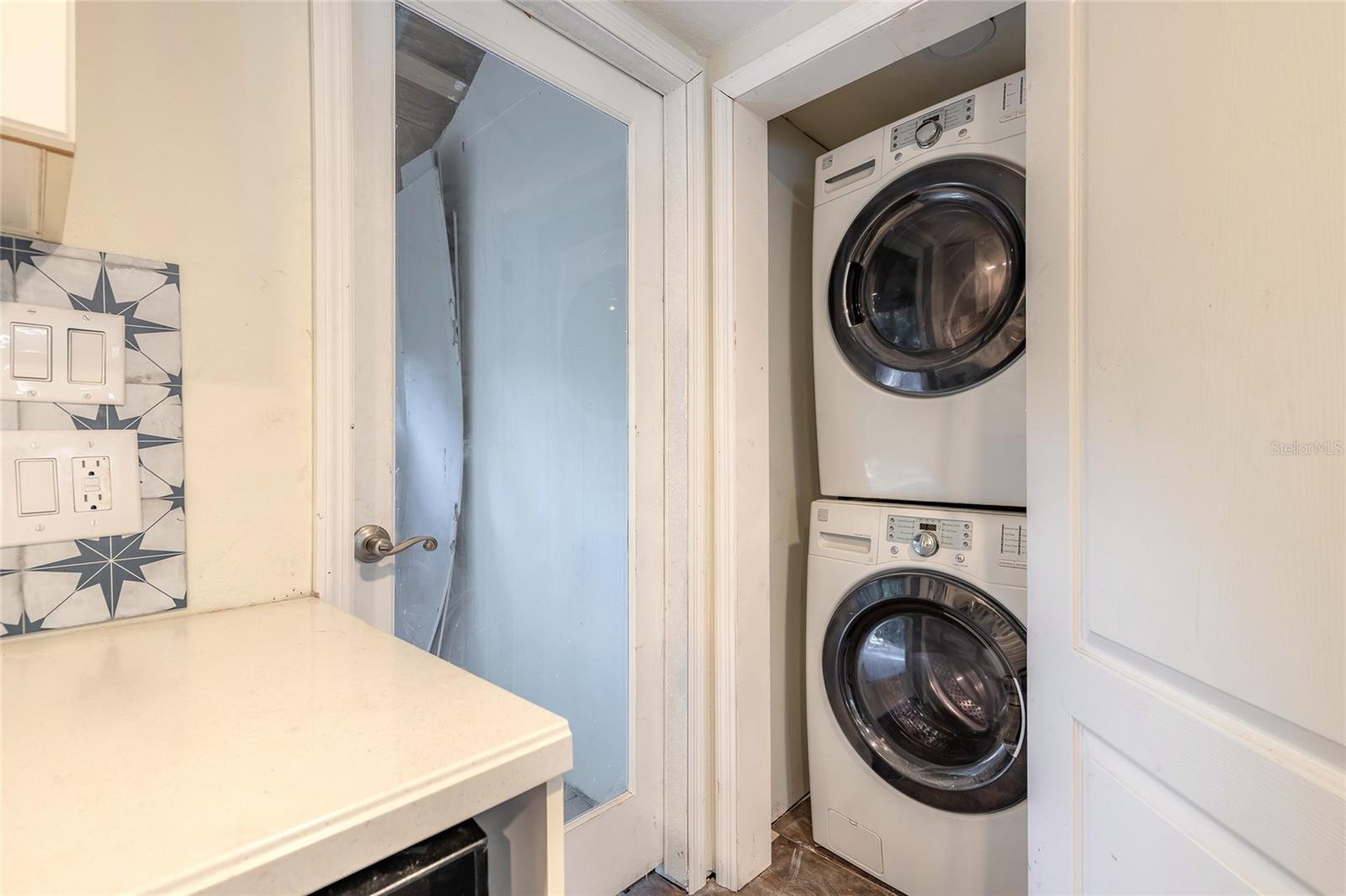 LINCOLN PARK IN GRANT LT 08 01/2 ORMOND - Residential