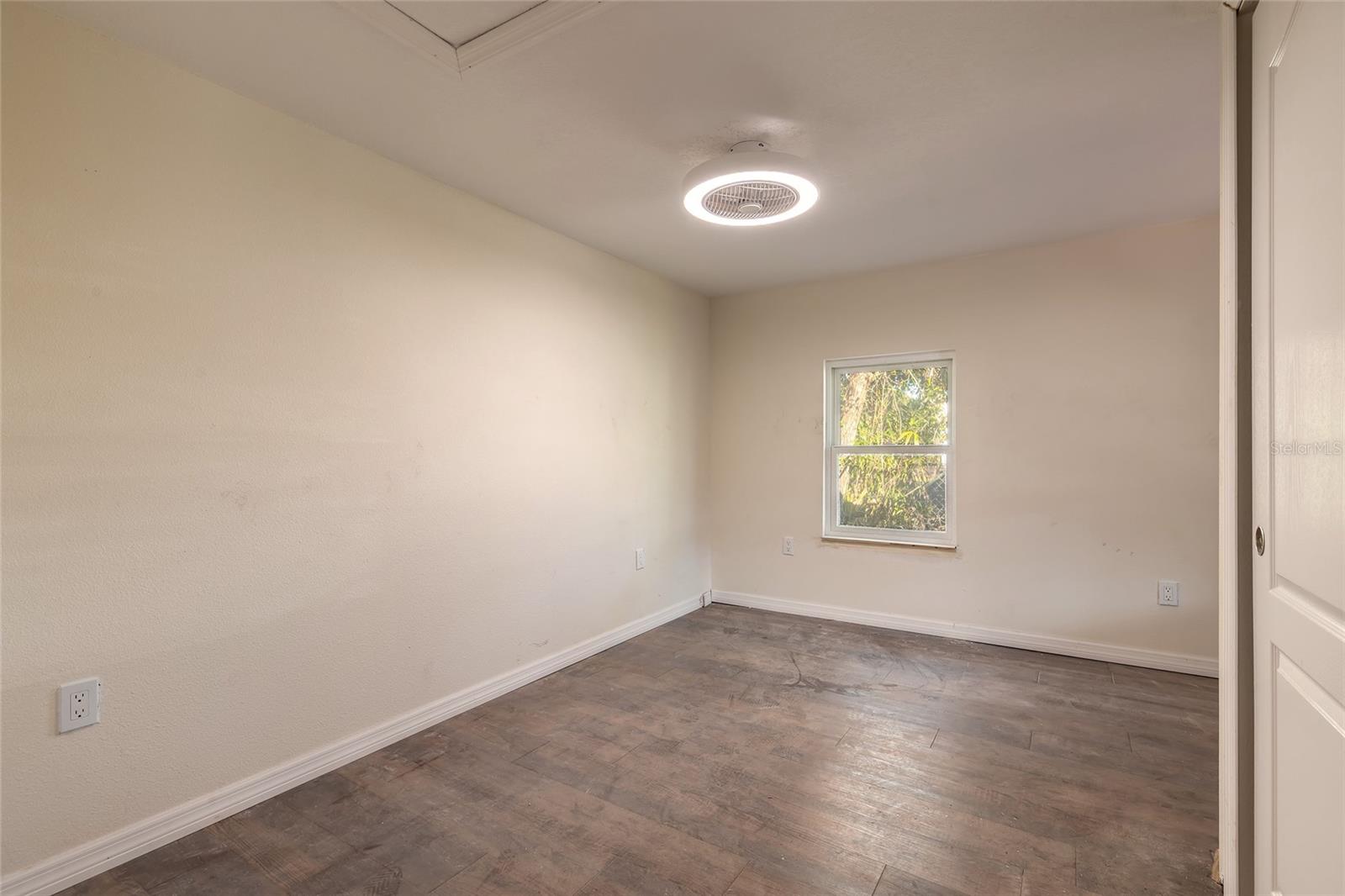 LINCOLN PARK IN GRANT LT 08 01/2 ORMOND - Residential