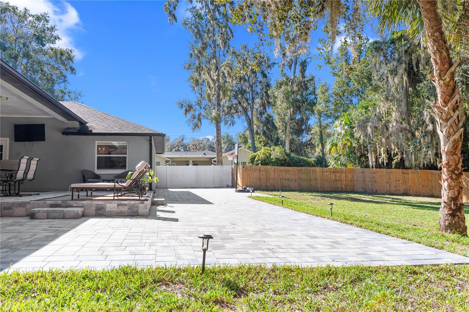 297 N LAKE JESSUP AVENUE