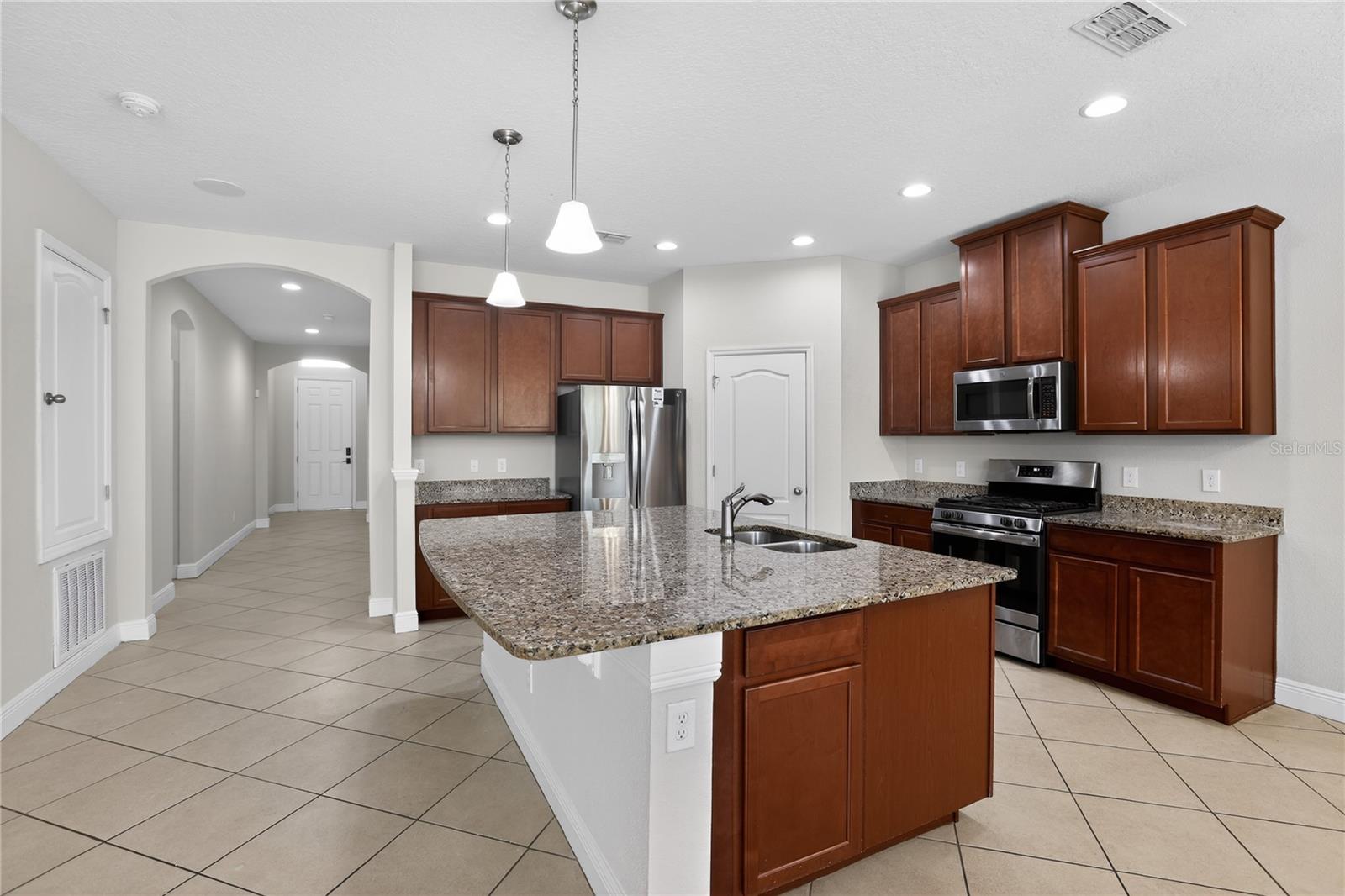 FOREST LAKE ESTATES - Residential Lease