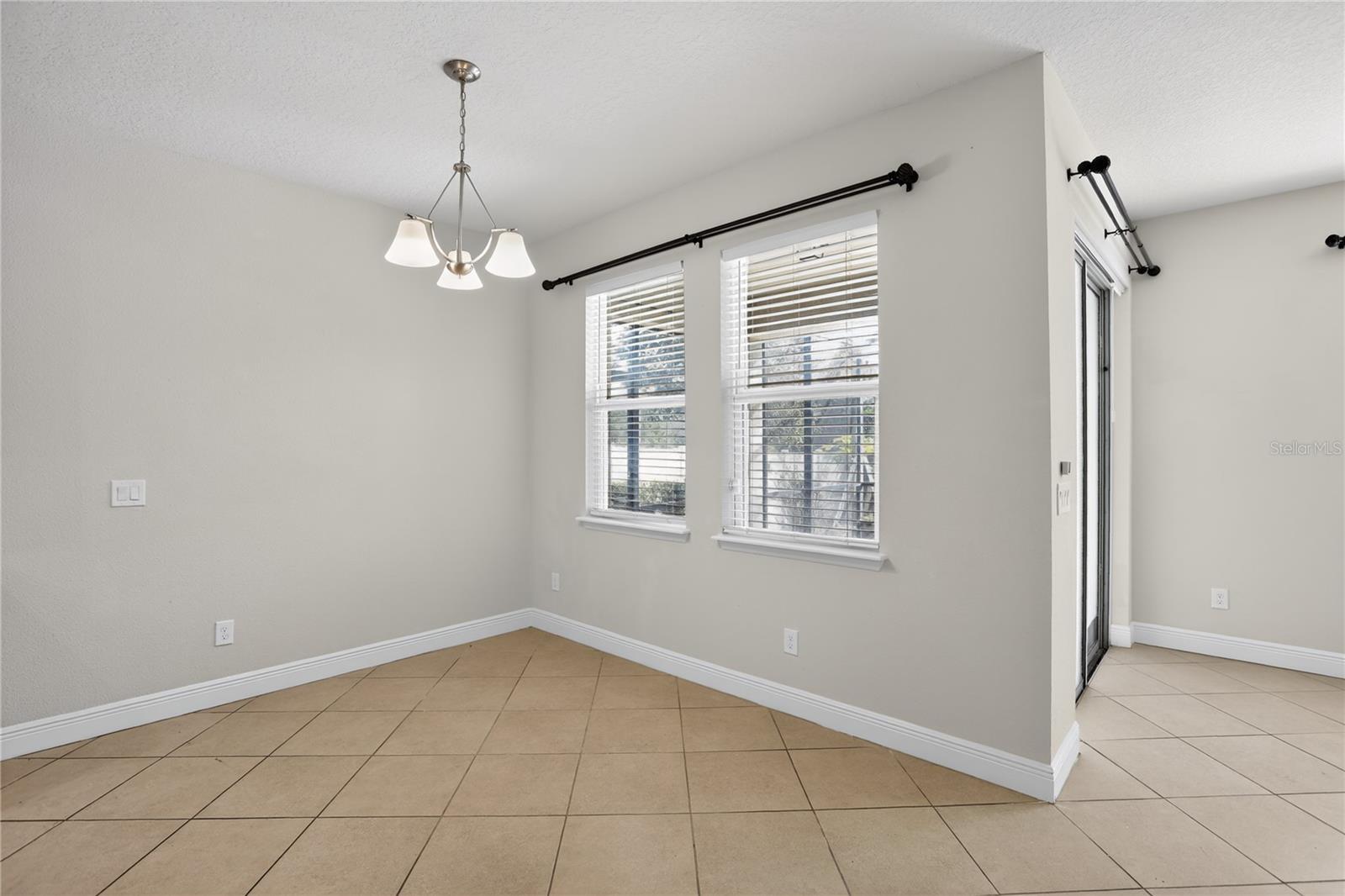 FOREST LAKE ESTATES - Residential Lease