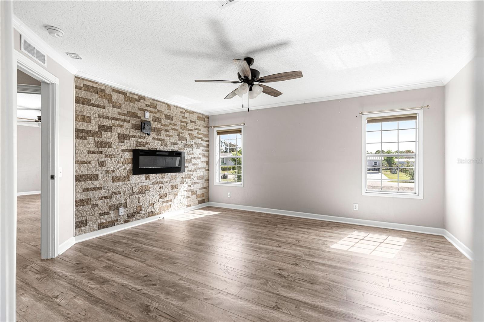 LAKE WEIR HARBOR ESTATE - Residential