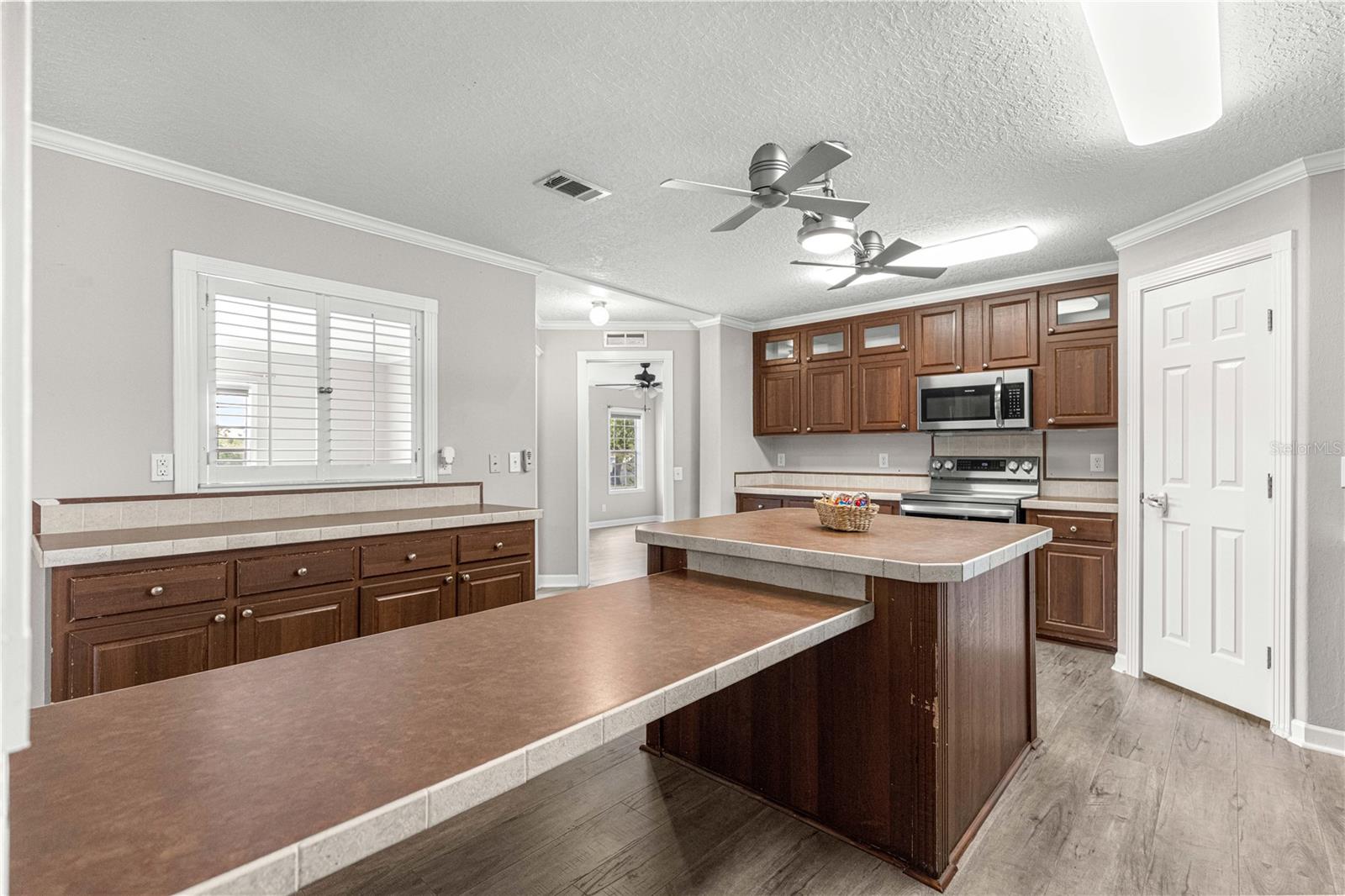 LAKE WEIR HARBOR ESTATE - Residential