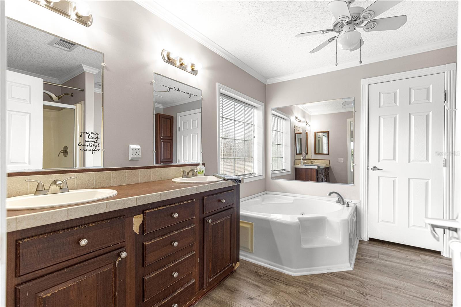 LAKE WEIR HARBOR ESTATE - Residential