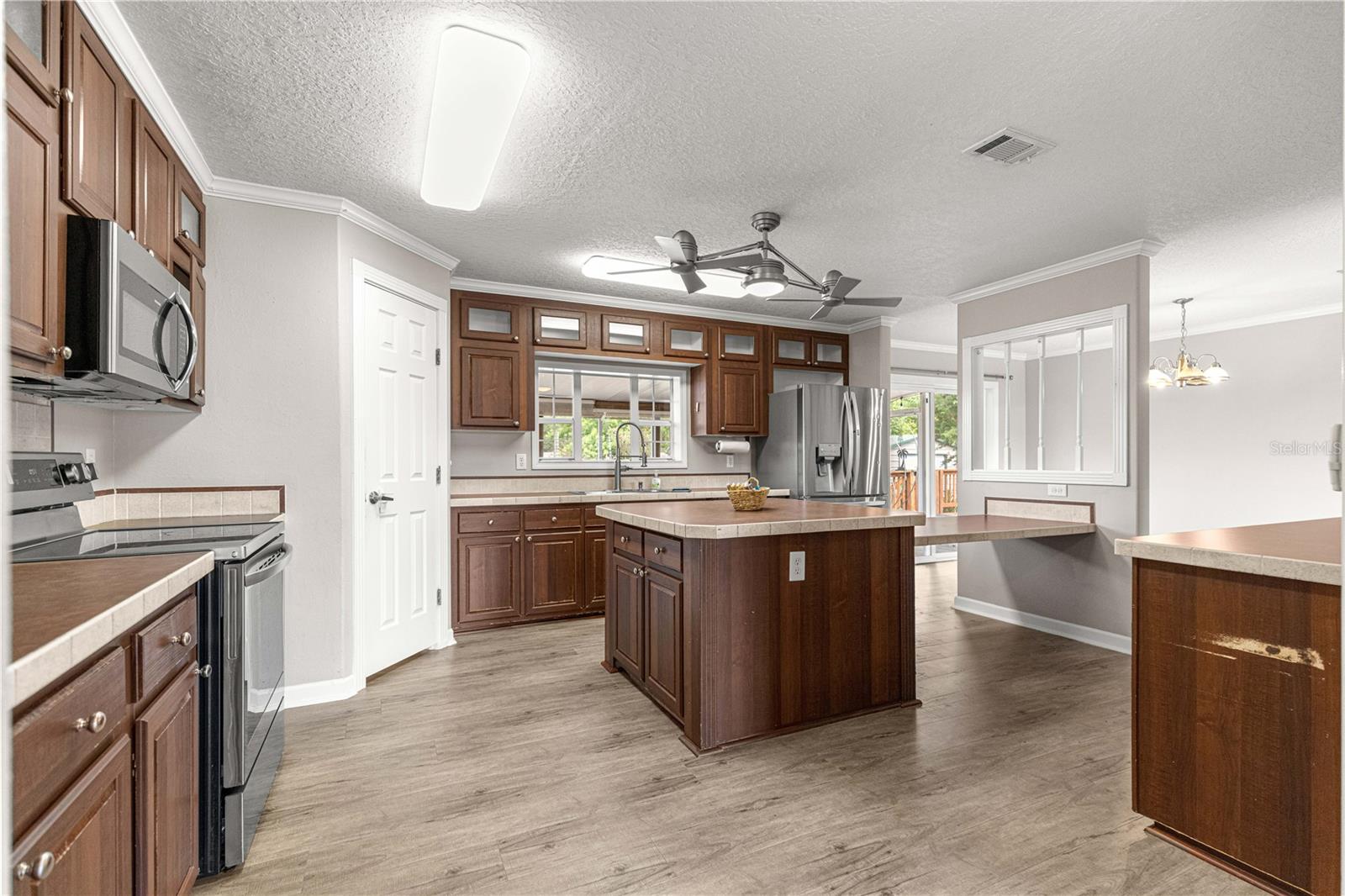 LAKE WEIR HARBOR ESTATE - Residential